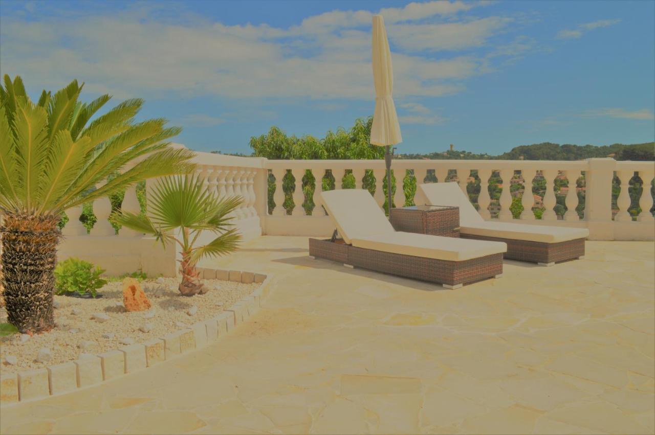 Villa La Terre Des Lauriers Vallauris Buitenkant foto